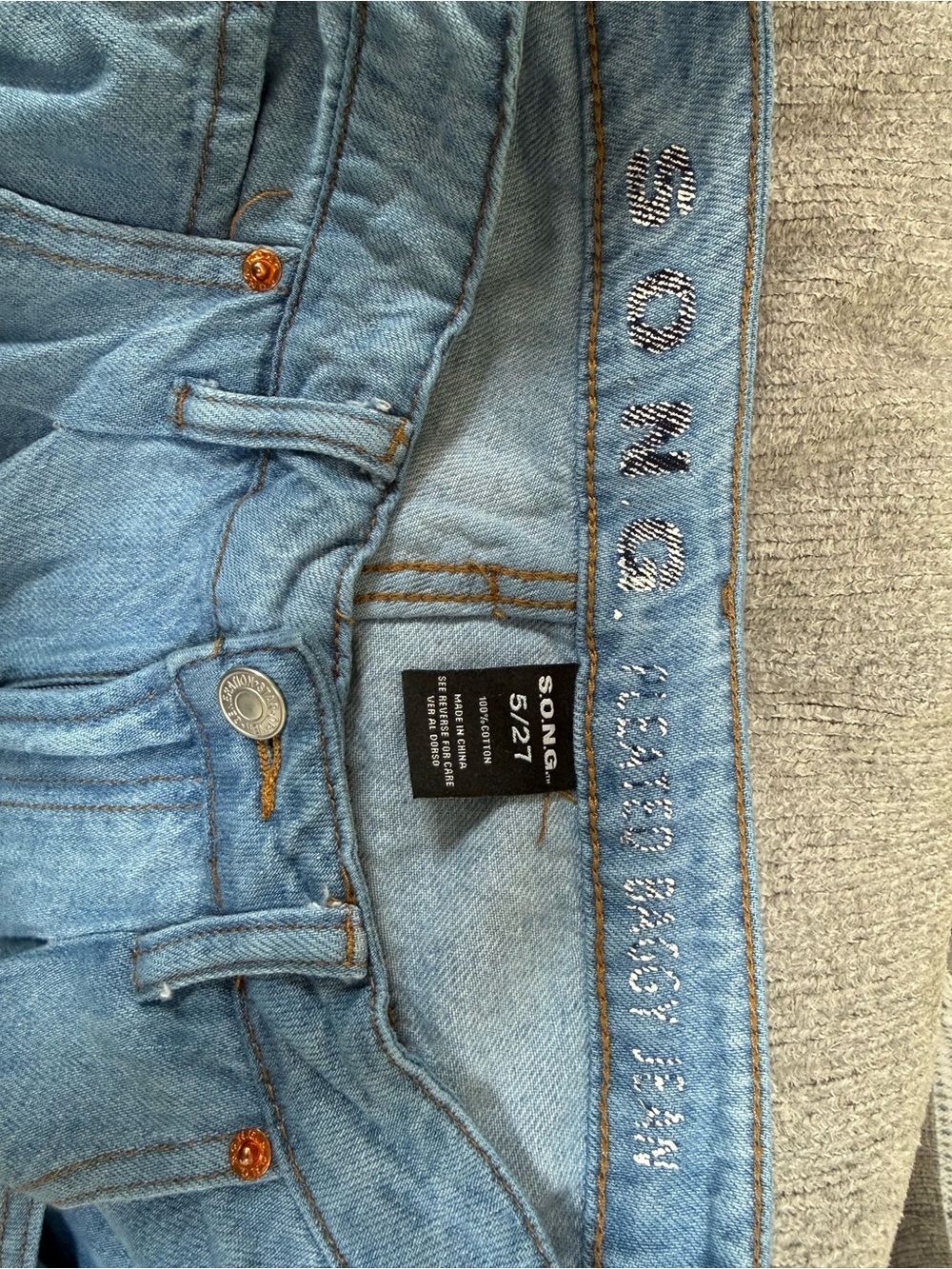 High-Rise Pleated Light Blue Women’s Jeans - Picture 6 of 6